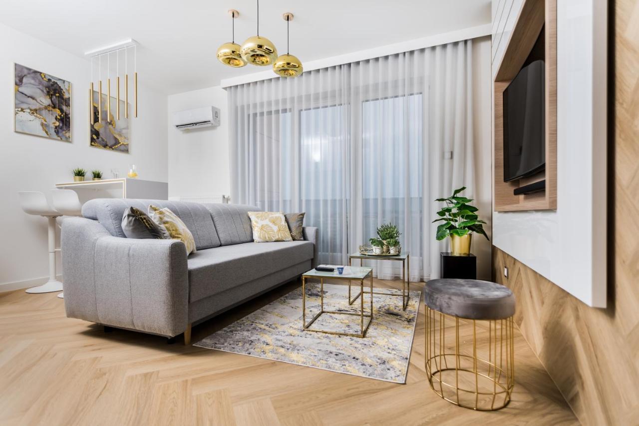 Resinest Apartamenty Jurowiecka J17 Бялисток Екстериор снимка