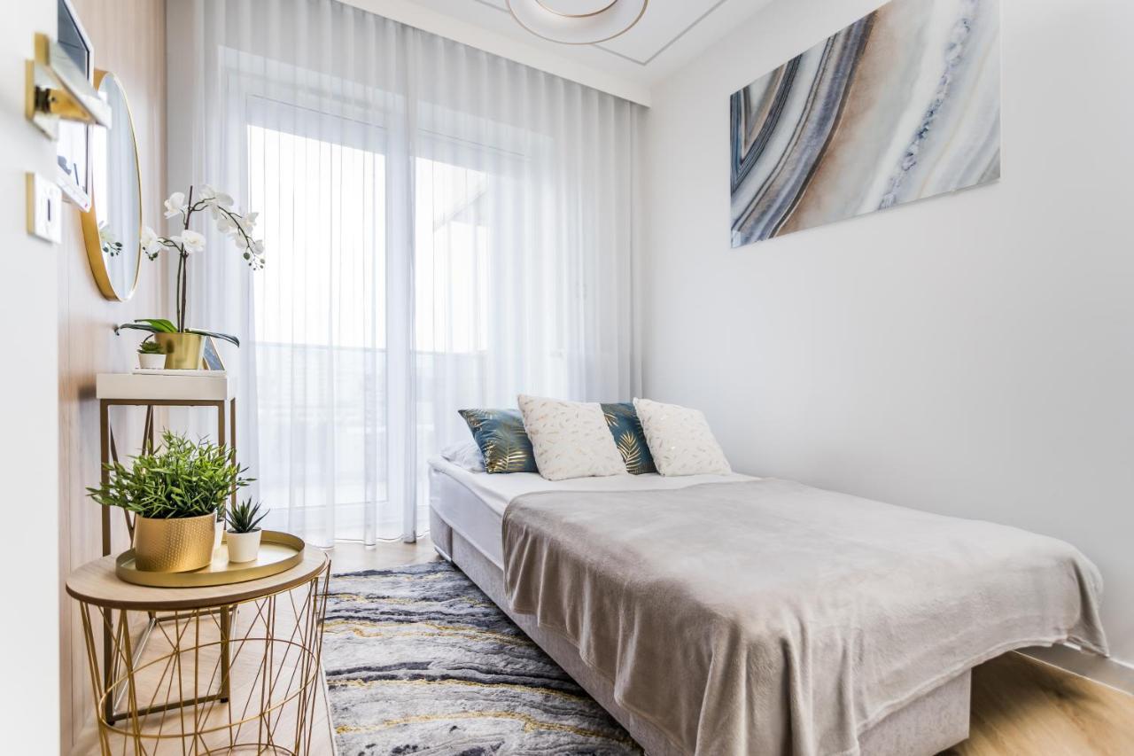 Resinest Apartamenty Jurowiecka J17 Бялисток Екстериор снимка