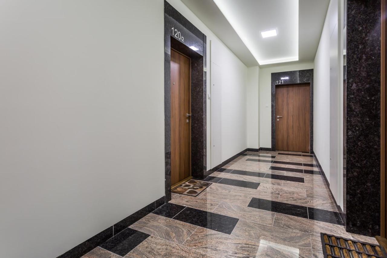 Resinest Apartamenty Jurowiecka J17 Бялисток Екстериор снимка