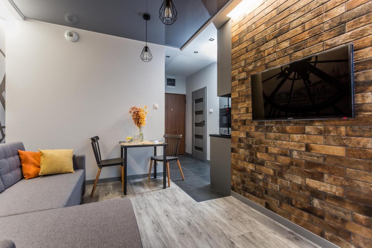 Resinest Apartamenty Jurowiecka J17 Бялисток Екстериор снимка