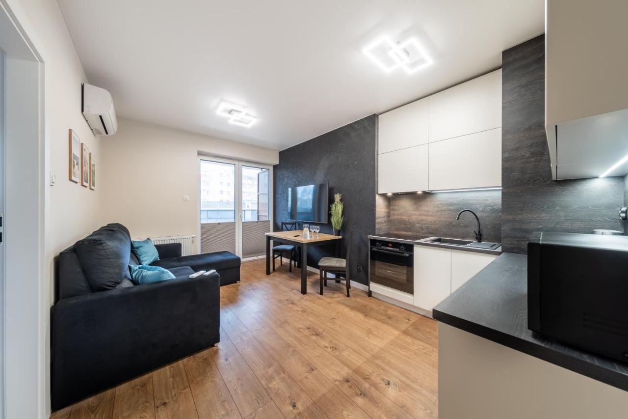 Resinest Apartamenty Jurowiecka J17 Бялисток Екстериор снимка