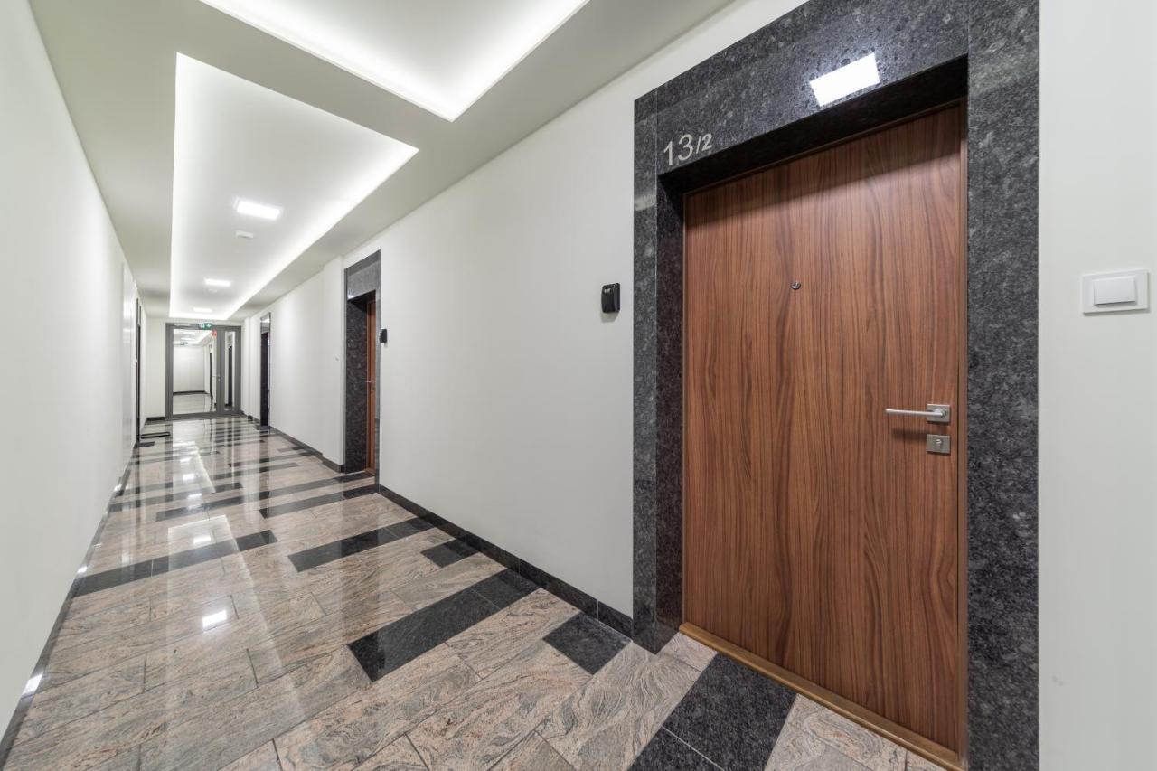 Resinest Apartamenty Jurowiecka J17 Бялисток Екстериор снимка