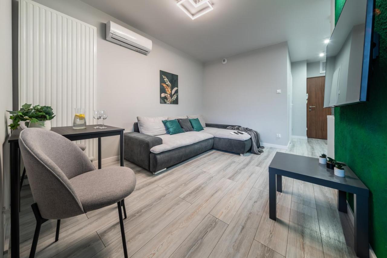 Resinest Apartamenty Jurowiecka J17 Бялисток Екстериор снимка